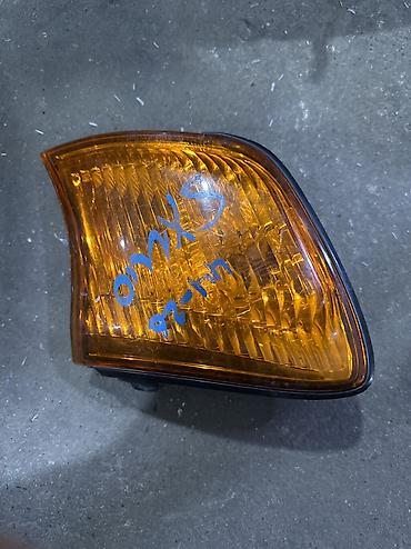 повторители: Правый поворотник Toyota 1998 г., Б/у, Оригинал, Япония — 1