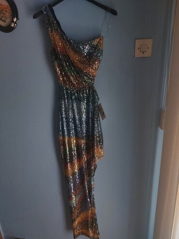 Ostala ženska odeća: Lot ženske odeće – 4 komada 1) Duga haljina, bež/nude ton - Dugi — 18