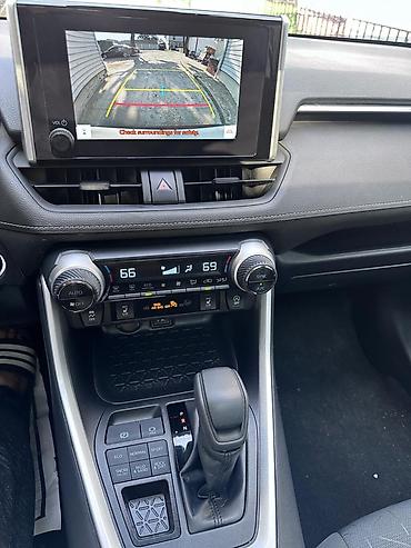 awd: Toyota RAV4: 2025 г., Бензин — 8