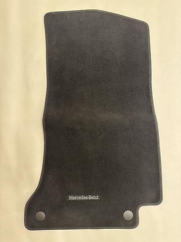 mersedes salon: Avtomobil üçün ayaqaltı, İşlənmiş, Parça, tekstil, Mercedes C class w205, Ünvandan götürmə — 1