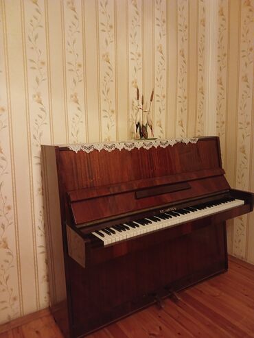 işlənmiş piano: Piano, Belarus, Akustik, İşlənmiş, Ünvandan götürmə