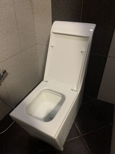 tualet ucun unitaz: Əla vəziyyətdə, təzə kimidir. Baha alınıb. Su baçok hissəsi