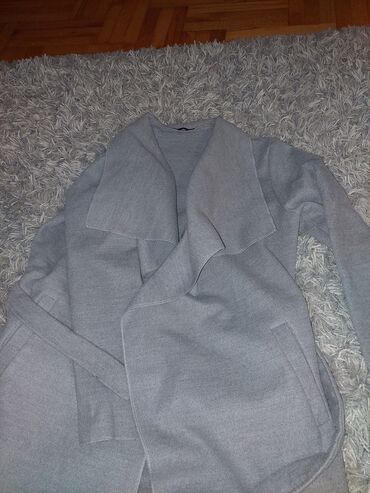 kožna jakna s: Kaputic tanji u sivoj boji
