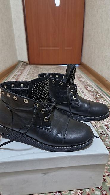 кроссовки мужские зимние: Продаю ботинки демисезонные,Турция, размер 36,кожаные, внутри — 2