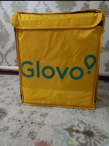 пакет вещей: Продается новая термо-сумка/рюкзак Glovo не использованная в пакете