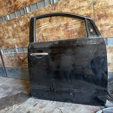 Другие детали кузова: Кузовные детали для KIA Carnival (Sedona) В наличии: - Капот (черный) — 5