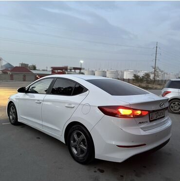 авто в рассрочку от хозяина бу: Hyundai Elantra: 2018 г., Бензин, Седан