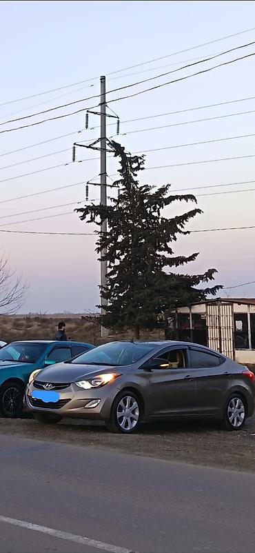 Hyundai: Hyundai Elantra: 1.8 l | 2011 il Sedan — 10