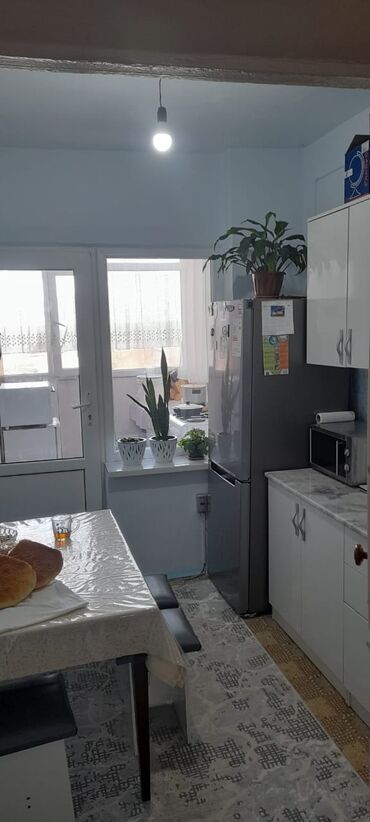 продаю 3х ком квартиру: 3 комнаты, 58 м², 106 серия, 2 этаж, Косметический ремонт