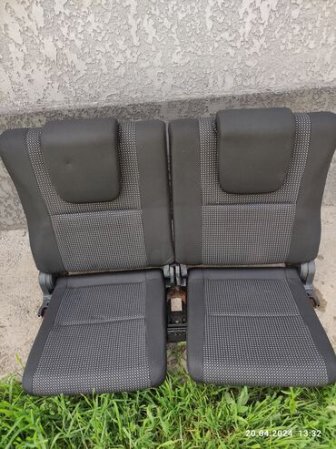 Автозапчасти: Третий ряд сидений, Ткань, текстиль, Toyota 2004 г., Б/у, Оригинал, Япония