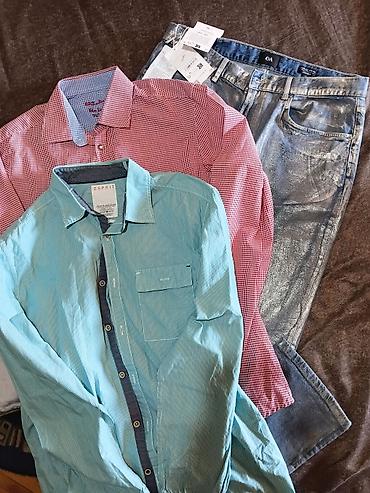 pull and bear belgrade: Muški lot garderobe koji se sastoji od tri komada: - **C&A — 1