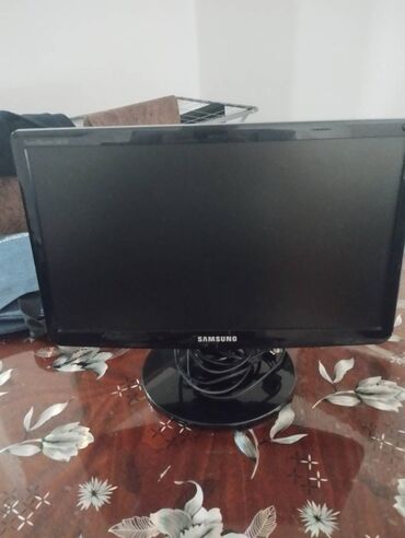 aparat za čišćenje koštica iz višanja i trešanja: Prodajem monitor Samsung 19 inča