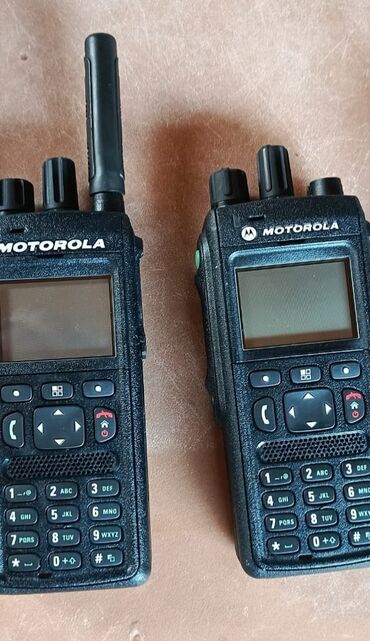 Mobil telefonlar üçün digər aksesuarlar: Motorola aksesuarları dəsti Tərkib: - Şəbəkə adapteri (orijinal — 7