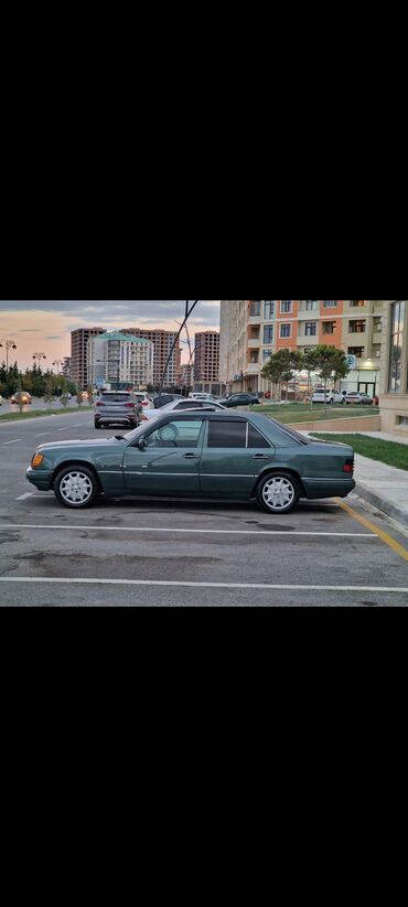 mercedes 290 sl: Mercedes-Benz 220: 2.2 l | 1995 il Sedan