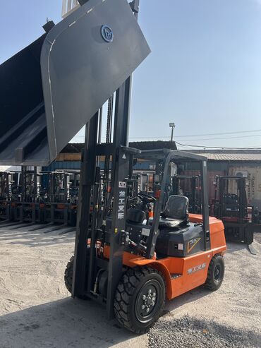 Погрузчики: Погрузчик, 2024 г., Колесный, Вилочный — 10