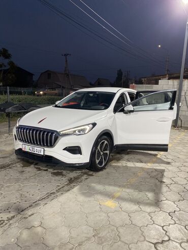 купить ssangyong korando новый: Кроссовер белого цвета с выразительной вертикальной решеткой радиатора