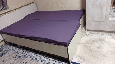 детский двухместный кровать: Двуспальная кровать с двумя отдельными основаниями и общим изголовьем