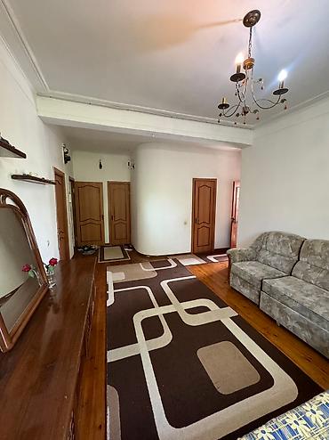 московская карпинка: 3 комнаты, 60 м², Бишкек Парк ТРЦ Сталинка, 3 этаж, Старый ремонт — 2