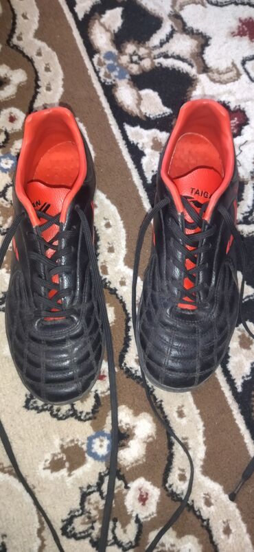 зальник для футбола: Футбольные бутсы/сороконожки TAIGAN - Цвет: черный с оранжевыми