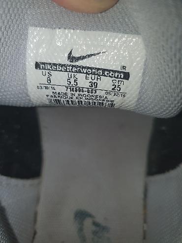 Patike: Nike Air br 39.Nosene ali mogu još dugo da se nose.Tragovi korišćenja — 5