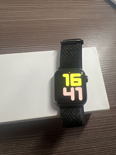 Наручные часы: Apple Watch Series 5 оригинал состояние хорошее зарядка есть
