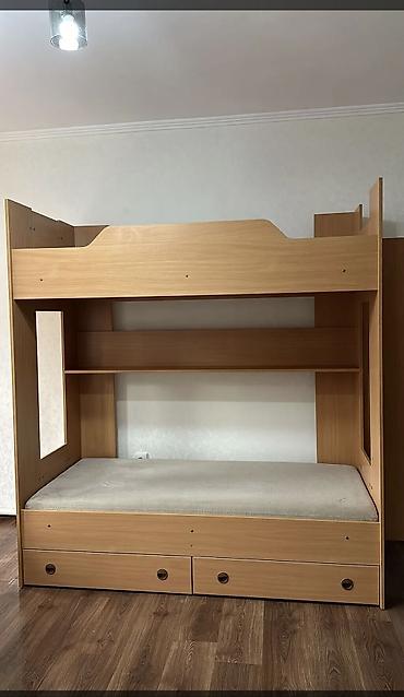 bunk bed: Двухъярусная детская кровать, Б/у, ЛДСП — 2