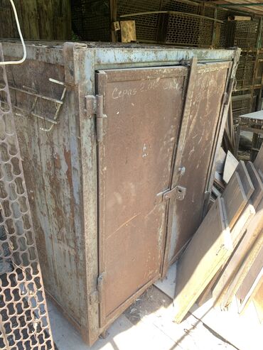 Другая мебель: Металлический шкаф СССР толстый металл