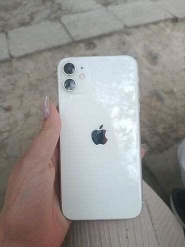 Apple iPhone: IPhone 11, Б/у, 64 ГБ, Белый, Чехол, 83 %