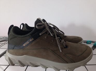 Кроссовки и спортивная обувь: Продается кроссовки Ecco новые 41 размер,покупали за 14000 сом,отдаю