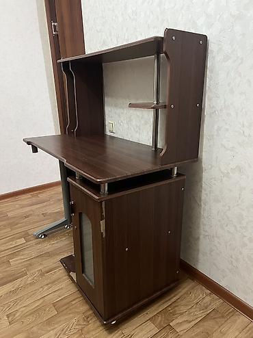 Компьютерные столы: Компьютерный стол, Б/у, С полками — 2