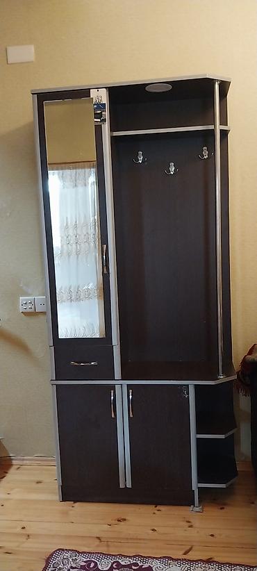 kicik skaf: Dəhliz dolabı satılır.əla vəziyyətdədir.hec bir prablemi yoxdu.eni — 1