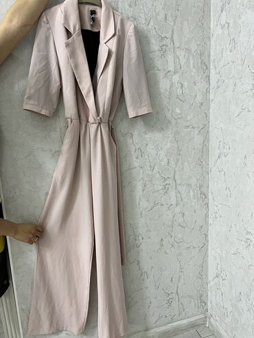мурской кийим: Брючный комбинезон красивого пудрового цвета, широкие штанины с