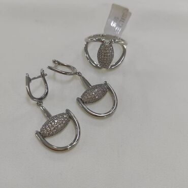 кольцо из камня: Италия Эксклюзив Серебро пробы 925 Камни фианиты Размеры имеются Цена