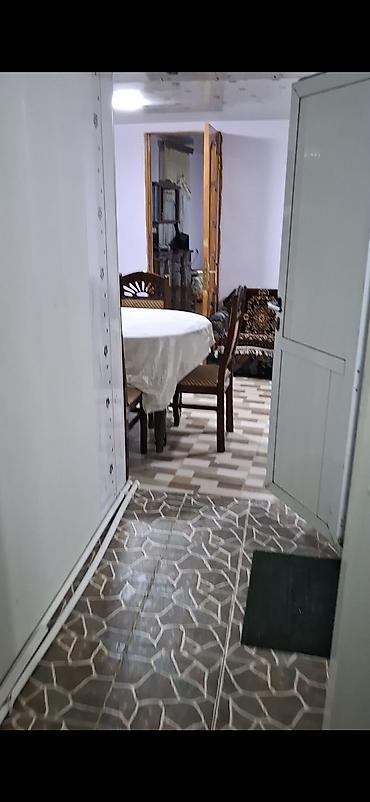 daşınan evler: Saray merkezde İnternatın krugunda yaxın 270m addelni heyet evi.Ayın — 9