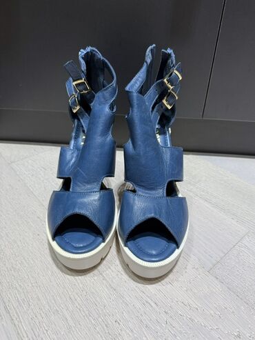 Basanoşka və səndəllər: Ölçü: 38, rəng - Göy, Yeni — 2