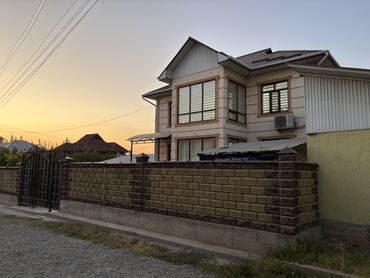 сдаю дом в рабочем городке: Дом, 155 м², 6 комнат
