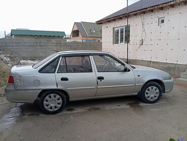 Daewoo: Daewoo Nexia: 2010 г., 1.5 л, Механика, Бензин, Седан