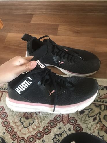 Кроссовки и спортивная обувь: Кроссовки, 37.5, Puma, Б/у, цвет - Черный, Самовывоз