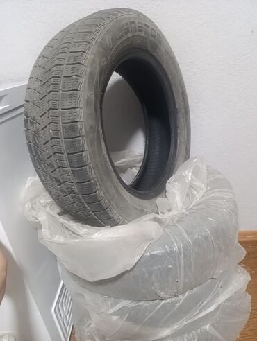 оборудование для автомойки цены в бишкеке: 175/65/14 шины в отличном состоянии (зима)