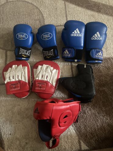 перчатки бокса: Продаются качественные боксерские принадлежности. Использовались мало