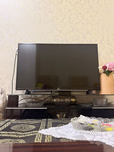 Smart TV bokslar: Televizor TCL Led