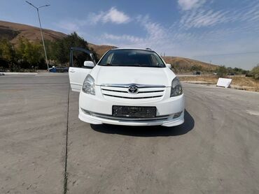Toyota: Toyota Corolla Verso: 2002 г., 2 л, Механика, Дизель, Хэтчбэк