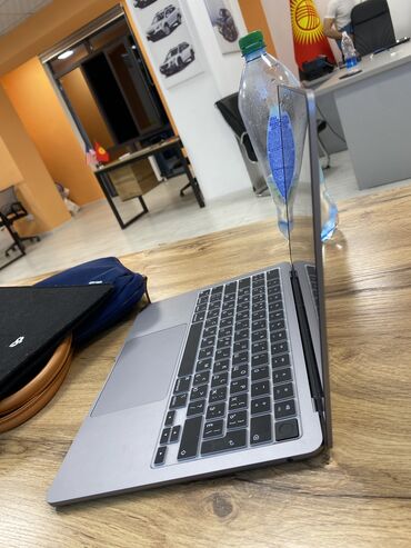 Ноутбуки: Ноутбук, Apple, более 128 ГБ ОЗУ, Apple M2, 13.3 ", Б/у