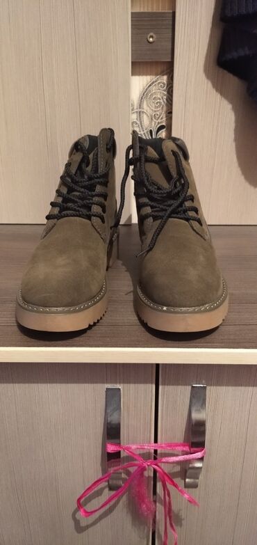армейские ботинки: Продаётся замшевые ботинки. Новые. Деми (весна, осень). Очень удобные