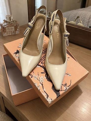 Tuflilər, Dior, Ölçü: 37, rəng - Bej, İşlənmiş lalafo.az -da Tuflilər, Dior, Ölçü: 37, rəng - Bej, İşlənmiş