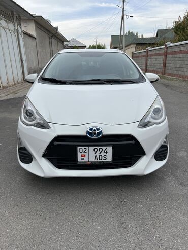 Toyota: Toyota Prius: 2016 г., 1.5 л, Автомат, Гибрид, Хэтчбэк