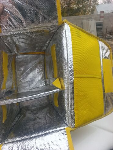 разгрузка гардероба: Термосумка-рюкзак для курьерской доставки. - Формат: жесткий at lalafo.kg разгрузка гардероба: Термосумка-рюкзак для курьерской доставки. - Формат: жесткий