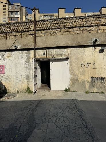 Anbar və emalatxanalar: Anbar/istehsalat sahəsi - Şəhər daxili həyətyanı zonada yerləşən — 2