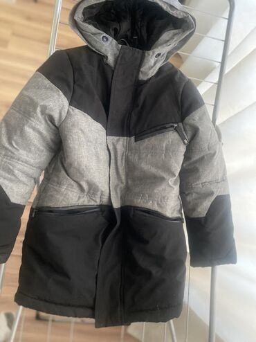 детский пальто: Зимняя куртка-пуховик для детей/подростков 8-9 лет. 134 см и 7-8 лет