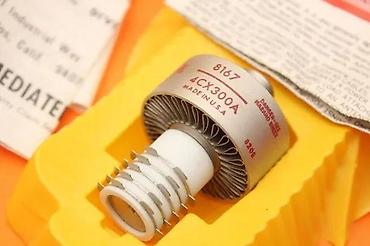 absima: Eimac 4CX300A 8167 novo. Novo nekorisceno. ✨ Made in USA. 2 komada na — 1